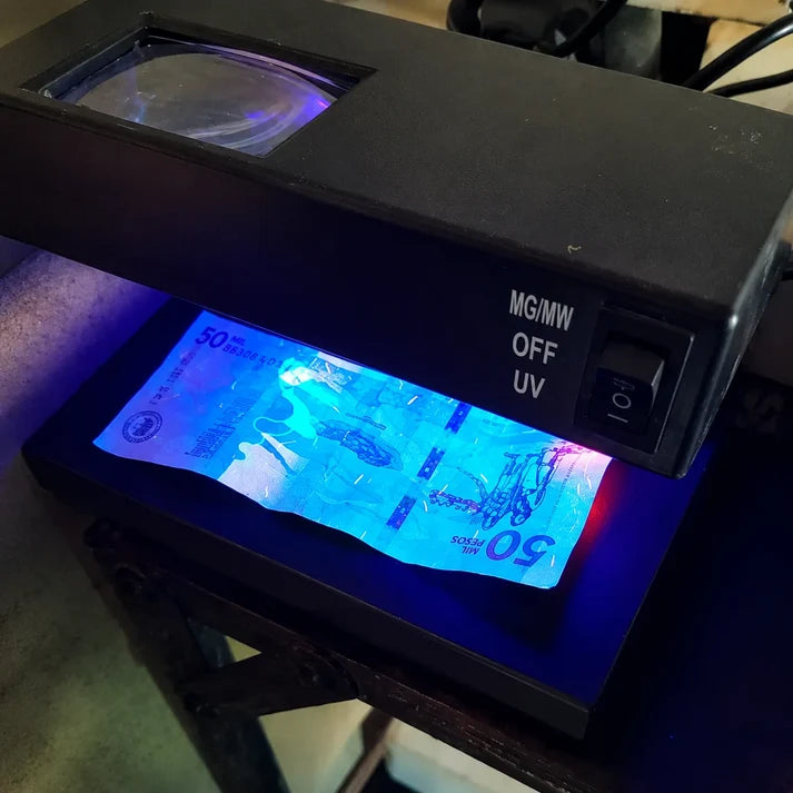 Detector de Billetes Falsos UV - EL ÚNICO con Lupa y Pantalla LCD