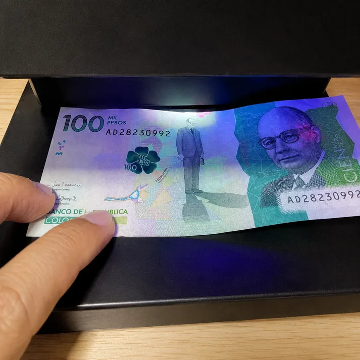 Detector de Billetes Falsos UV - EL ÚNICO con Lupa y Pantalla LCD